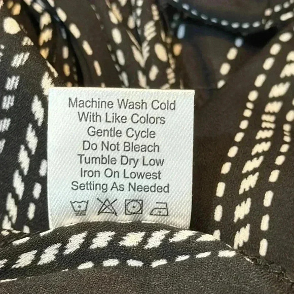 No Frills Tie Collar Black and White Blouse - Size M - Picture 13 of 13